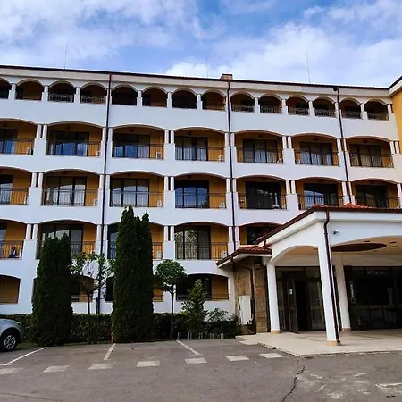 стела в к-с реджина маре Tsarevo