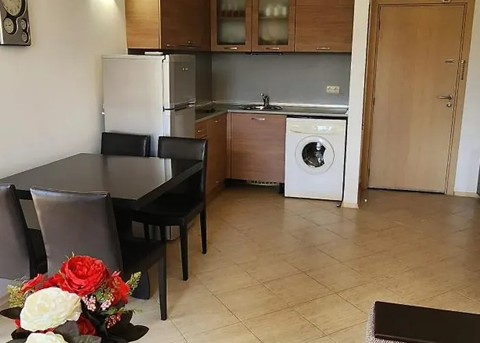 стела в к-с реджина маре Carewo