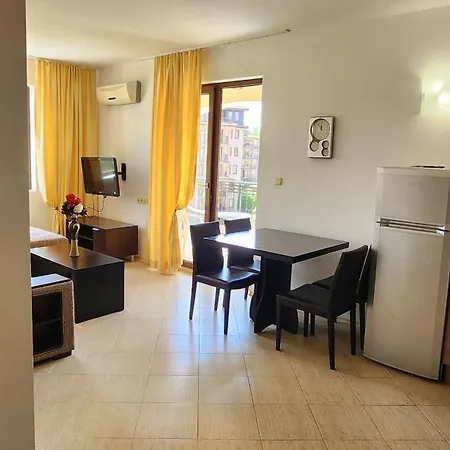 стела в к-с реджина маре Διαμέρισμα